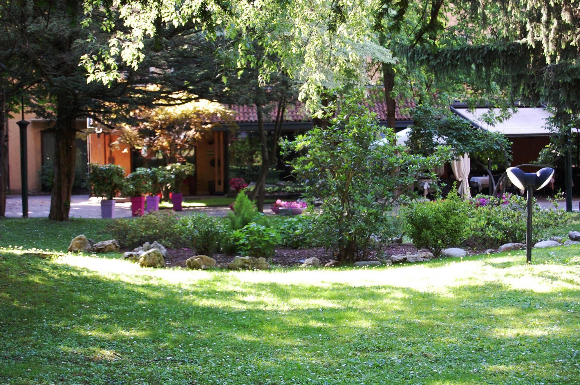 Albergo Ristorante Sant'Eustorgio Arcore Zewnętrze zdjęcie